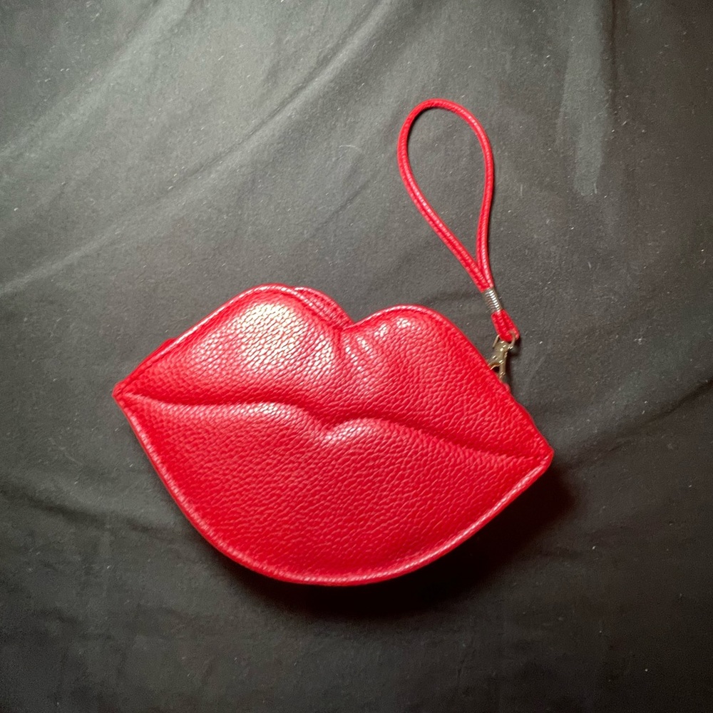 Lip Wristlet/ Purse/ cross body